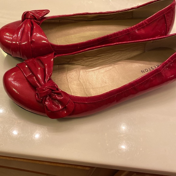 Kate Preston woman’s shoes, size is 10B. Red patent leather. - Picture 2 of 7